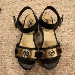A pair of shoes from Guess in size 5